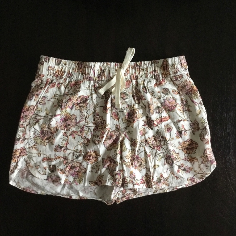 Linen floral shorts